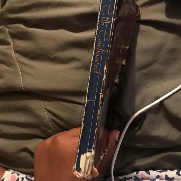 Ella Enchanted Novel -Gail Carson Levine - Picture 2 of 3